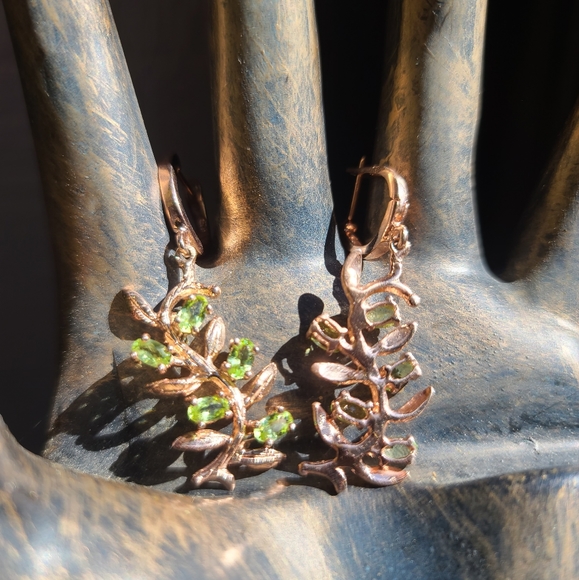 Peridot 10k each Rosegold earnings - Picture 4 of 7